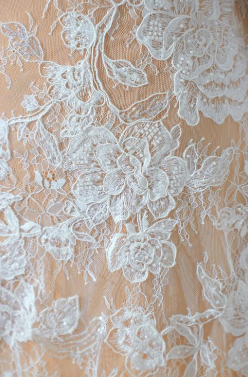 Elegant 3D Floral Embroidery Lace Fabric with Beaded Detailing for Bridal Gowns and Couture Designs