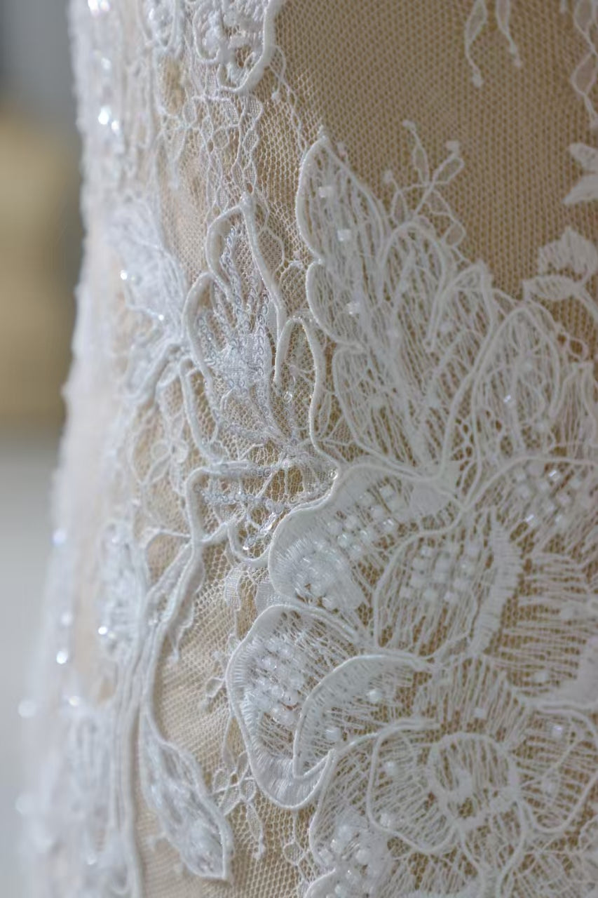 Elegant 3D Floral Embroidery Lace Fabric with Beaded Detailing for Bridal Gowns and Couture Designs